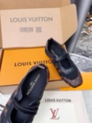 wholesale quality women louis vuitton shoes model no. 554